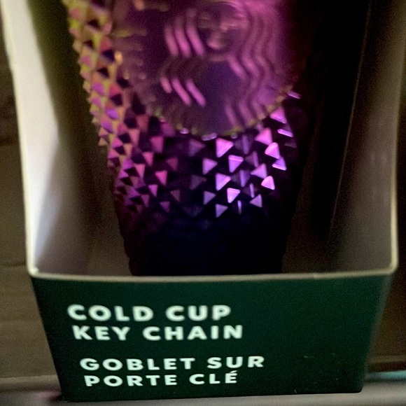 Starbucks oil slick keychain - Picture 3 of 5